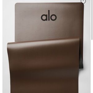 ALO Yoga warrior mat espresso